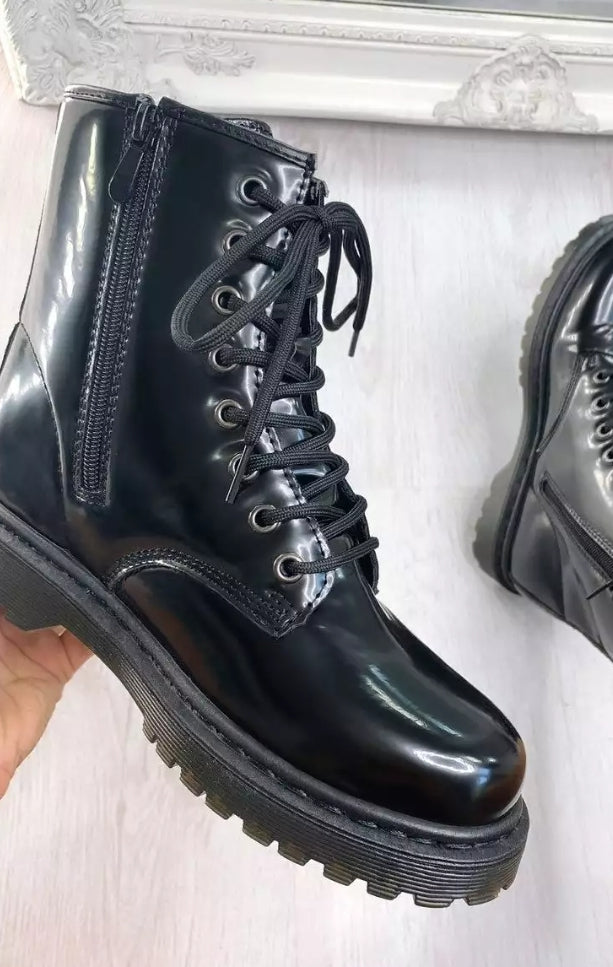 LACE UP ANKLE BOOTS SIZE 7
